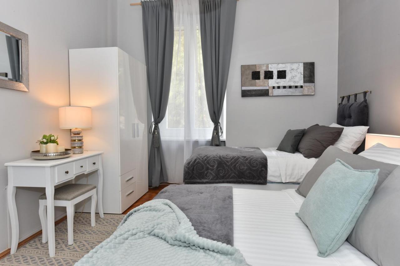 Zadar Center Beach Apartment - Directly On The Sea Exterior foto